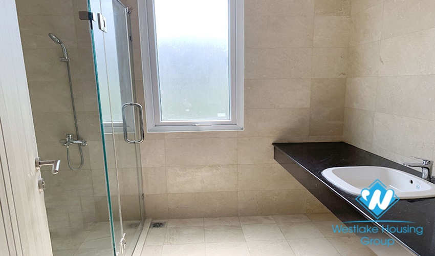 New beautiful villa with corner unit with large yard for rent